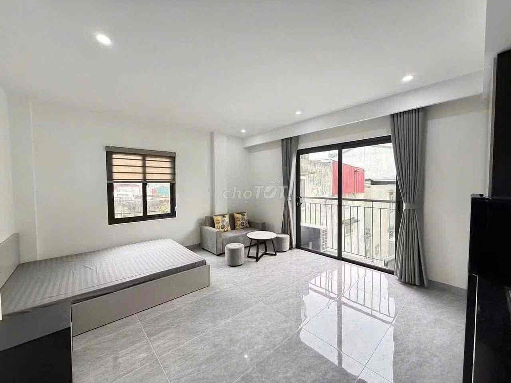 cho thuê PHÒNG BAN CÔNG 30m2 - ngay toà nhà Viettel