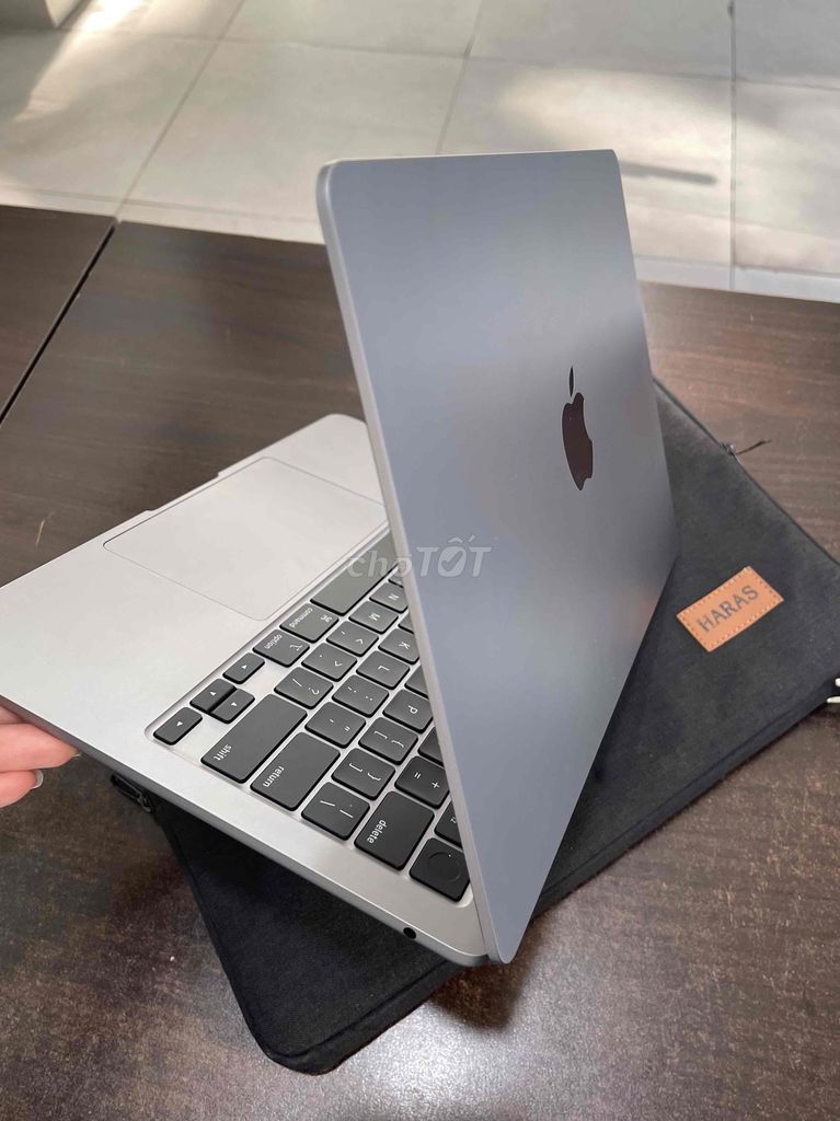 Apple Macbook Air M2 8GB/256GB 13 inch. Mua bán Laptop tại Quận 5 Tp Hồ Chí Minh được đăng bởi KHÁNH ĐĂNG  hình 1
