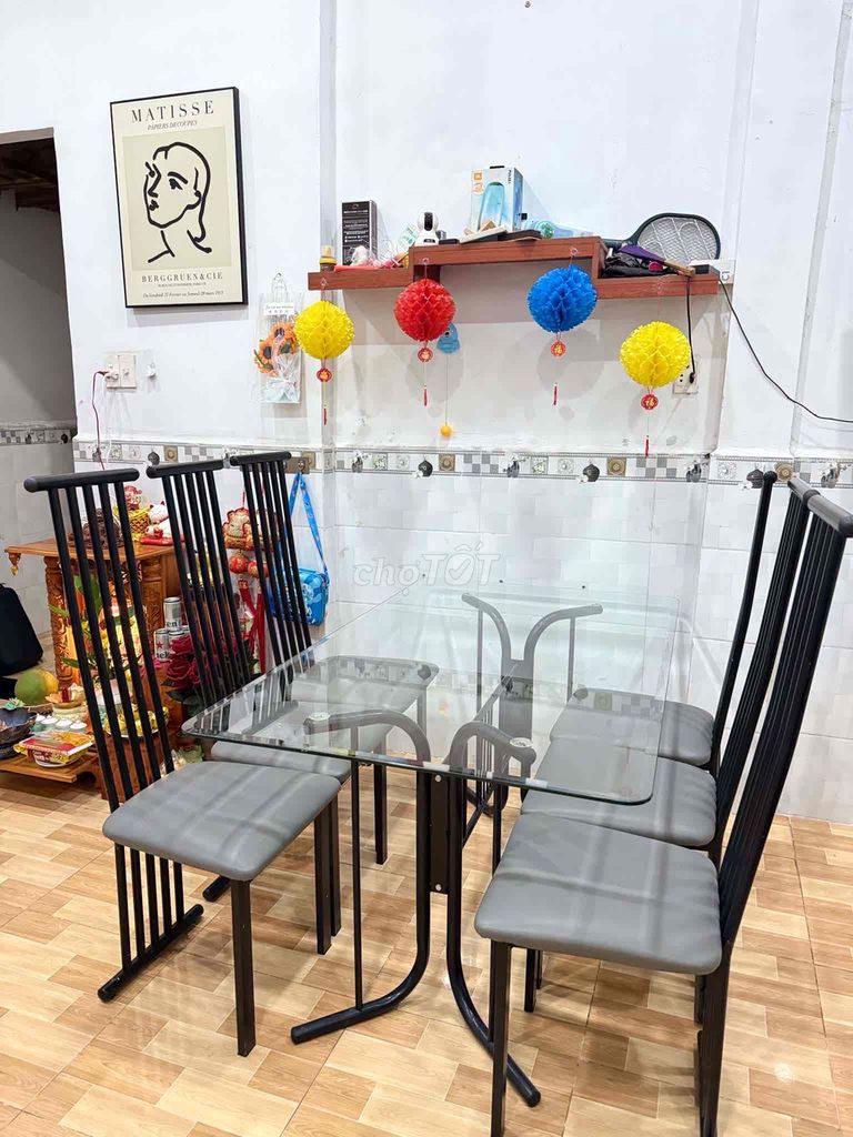 Bộ bàn ăn Kính Kim loại 6 ghế, new 99%. Mua bán Bàn ghế tại Thành phố Thủ Đức Tp Hồ Chí Minh được đăng bởi Truong Minh Quang hình 1