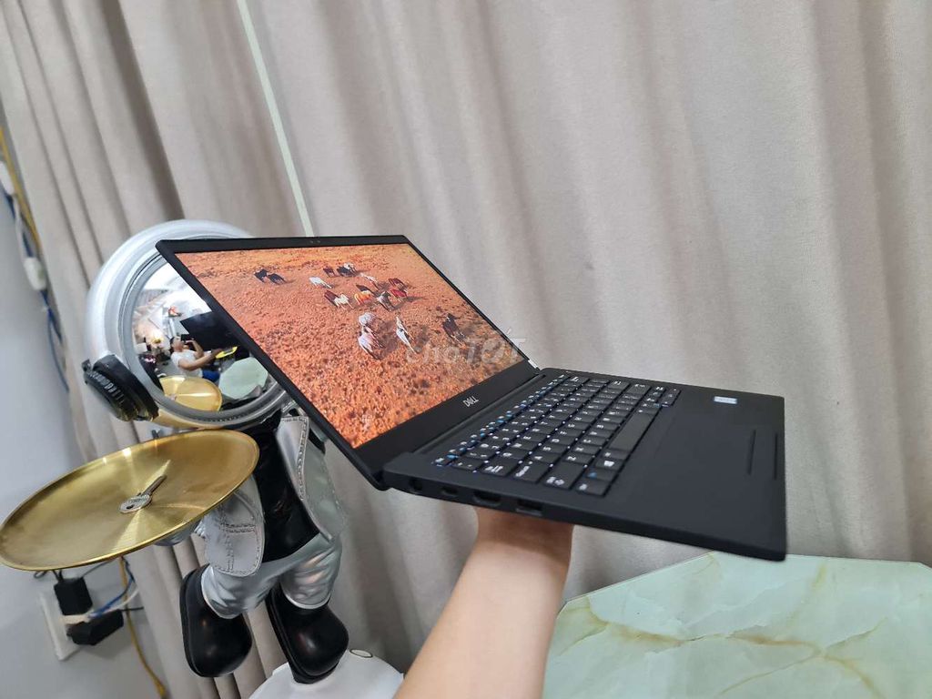 DELL mới 90% COR i7 THẾ HỆ 8 RAM 8 SSD 256G. Mua bán Laptop tại Quận 10 Tp Hồ Chí Minh được đăng bởi TRINH LAPTOP SỈ SG hình 4