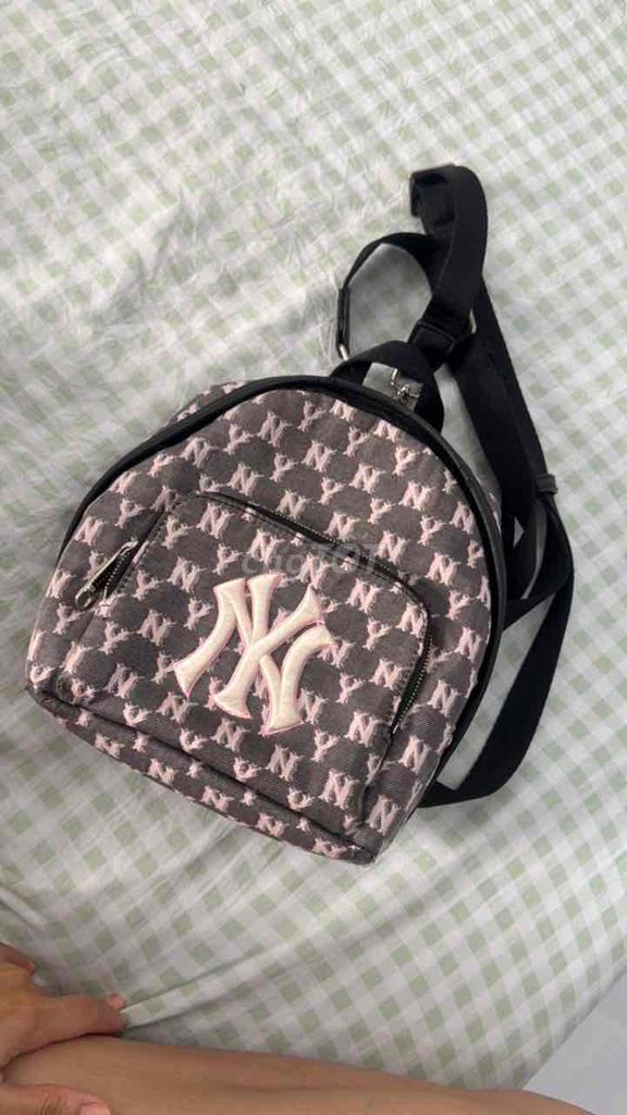 Balo MLB Nữ Xám Mới 90%. Mua bán Túi xách tại Quận 1 Tp Hồ Chí Minh được đăng bởi Dương Hoàng Lan hình 1