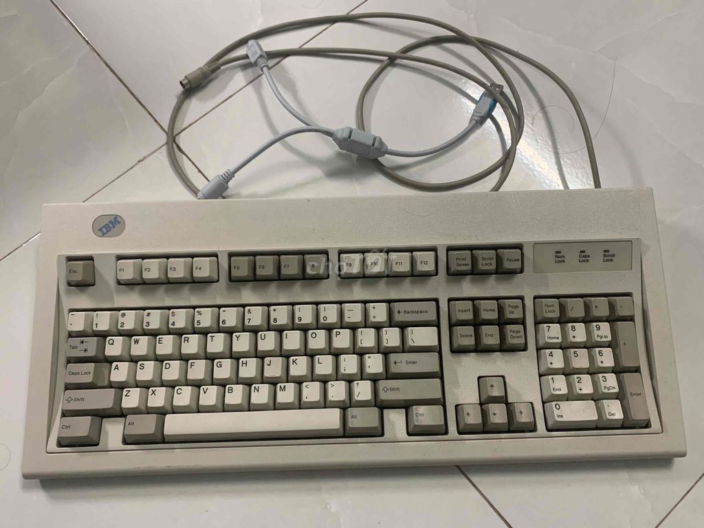 Bàn phím cổ IBM model M