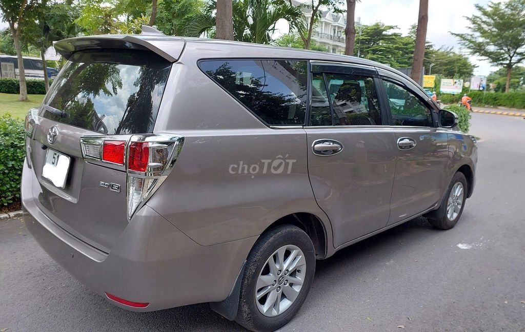 Xe Innova gia đình màu nâu đồng đời 2019. Mua bán Ô tô tại Quận Gò Vấp Tp Hồ Chí Minh được đăng bởi Anh Danh hình 3