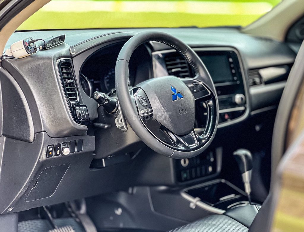 Outlander 2020 zin chính chủ. Mua bán Ô tô tại Quận 7 Tp Hồ Chí Minh được đăng bởi Lê Văn Đạt hình 7