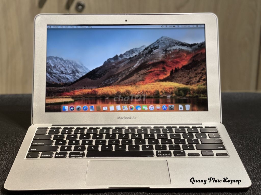 Macbook Air 2015 11 Inch - Core I5 Siêu mỏng, nhỏ.
