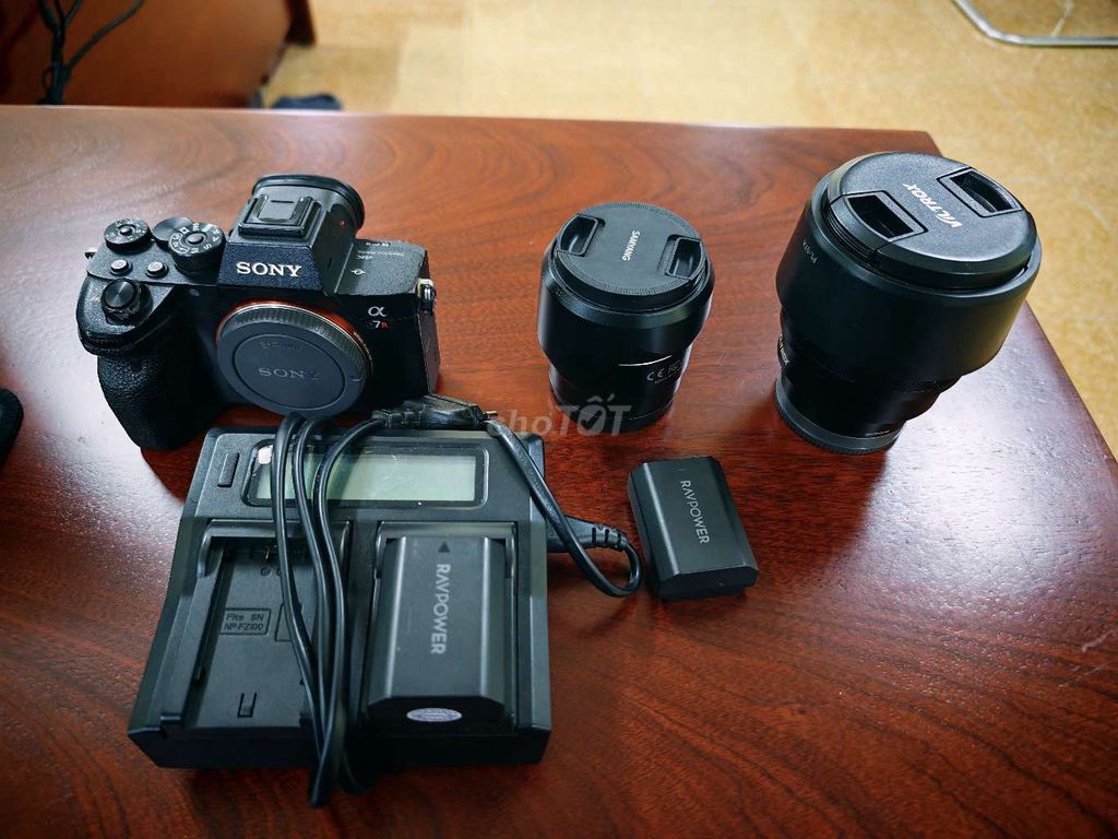 Máy ảnh Sony A7R4 và len fix 35, 85. Mua bán Máy ảnh, Máy quay tại Quận Hoàng Mai Hà Nội được đăng bởi Huy Phong hình 1