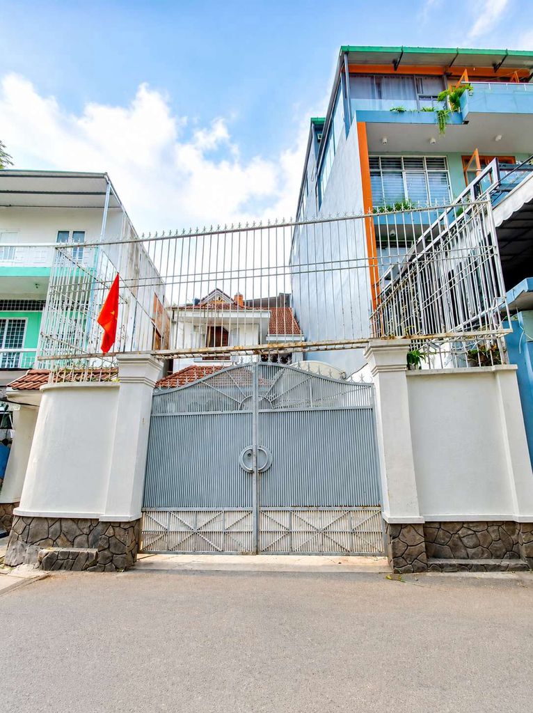 Biệt Thự Trường Sơn 8 x30m 2 lầu sân rộng