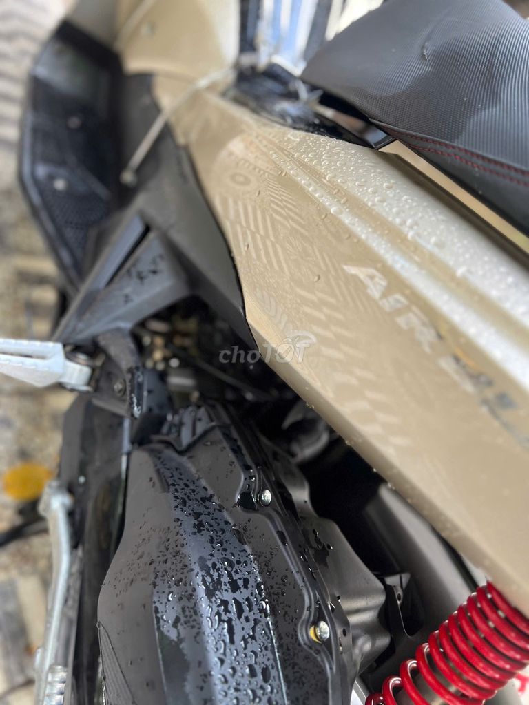 Honda Air Blade Vàng cát, Đen. Mua bán Xe máy tại Huyện Trảng Bom Đồng Nai được đăng bởi phương hình 5