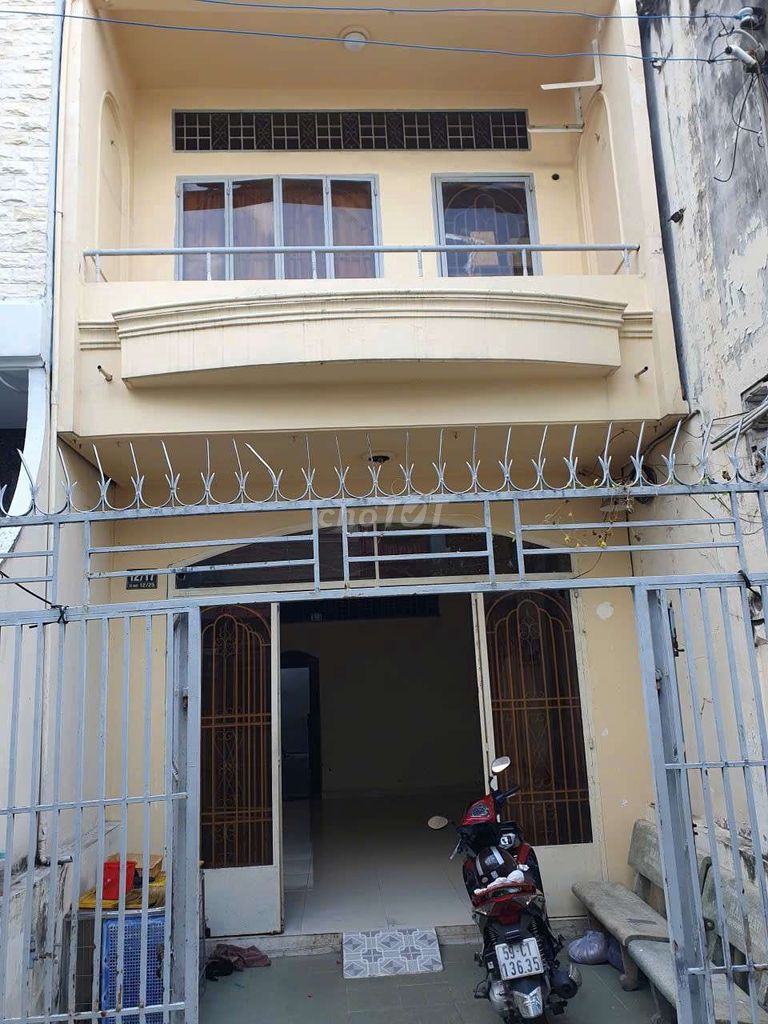 Аренда · 4 комн. · 140 м² · Quận 4, ул. Đường Nguyễn Khoái