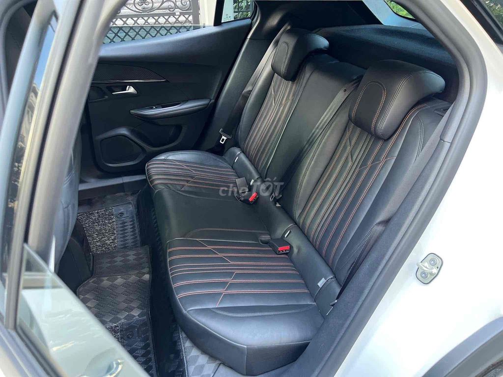 Peugeot 2008 2025 Active 1.2 AT - 5000 km. Mua bán Ô tô tại Quận Long Biên Hà Nội được đăng bởi Lâm quốc bảo hình 7