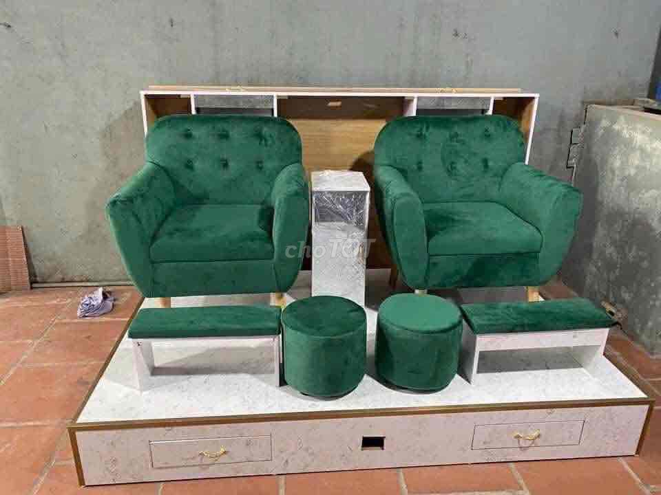 Bục Nail Vải nhung Xanh lá thanh lý. Mua bán Bàn ghế tại Quận Ninh Kiều Cần Thơ được đăng bởi Mèo và Máy Tính HANAVY hình 1