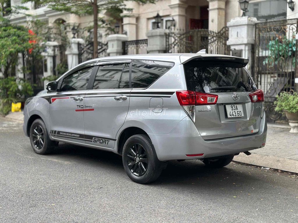 Toyota Innova 2018 photo 3