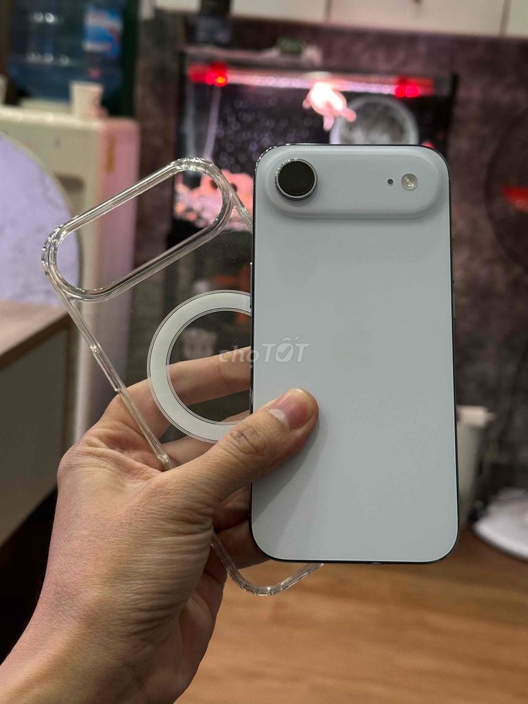 Apple iPhone 17 Air Trắng. Mua bán Điện thoại tại Quận Đống Đa Hà Nội được đăng bởi Kim Ngân hình 1