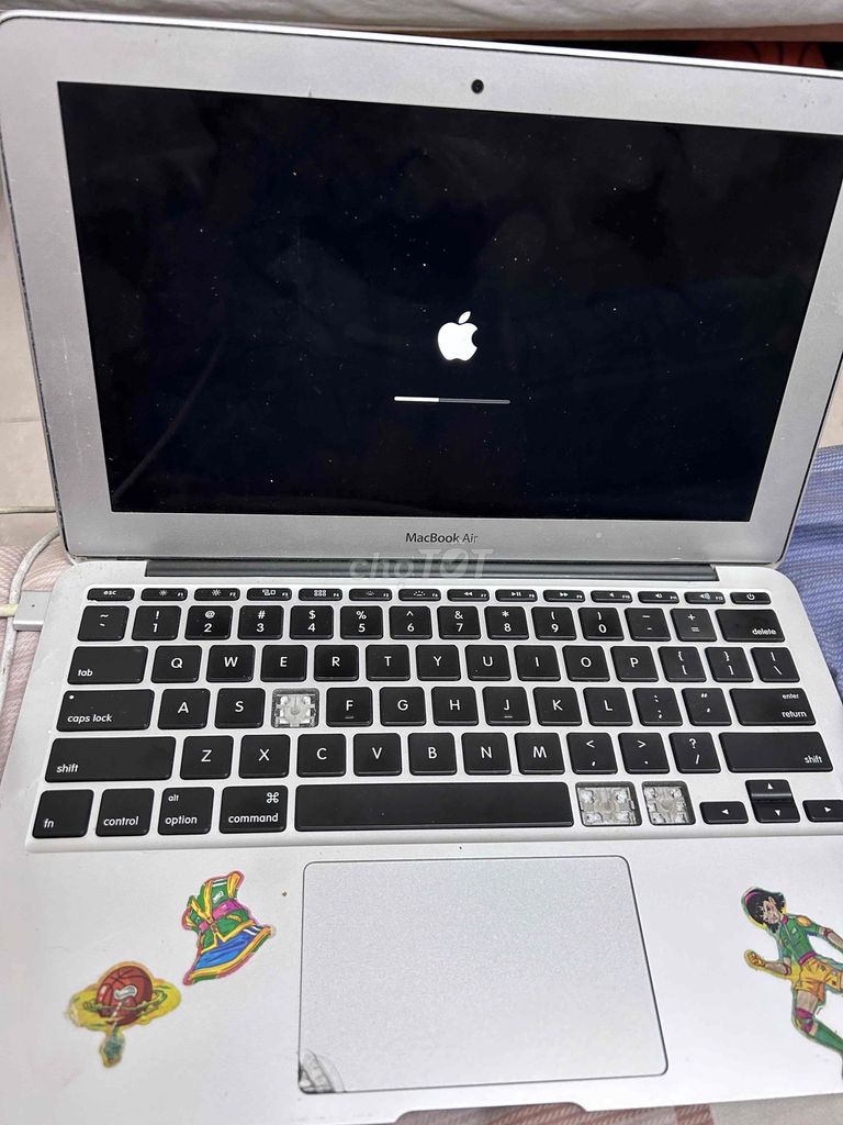 Apple MacBook Air 2013 Bạc. Mua bán Laptop tại Quận Long Biên Hà Nội được đăng bởi 𝓗𝓸𝓪𝓷𝓰 𝓓𝓾𝓬 𝓐𝓷𝓱 hình 1