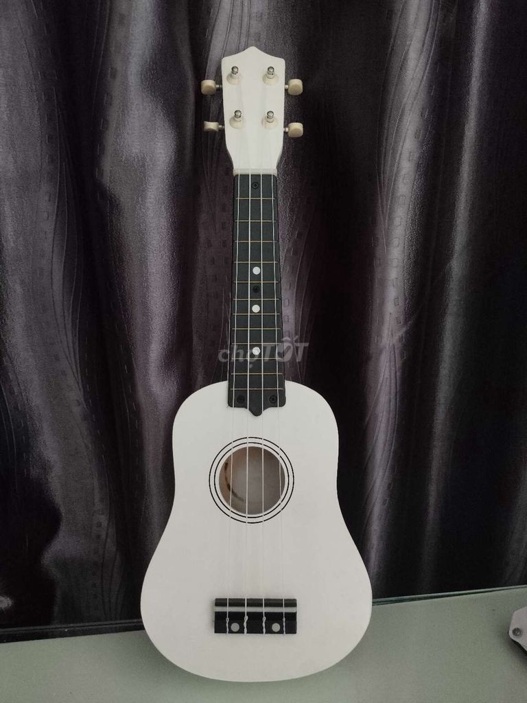 Đàn Ukulele Gỗ 21 inch Trắng 90-95%. Mua bán Nhạc cụ tại Quận Bình Tân Tp Hồ Chí Minh được đăng bởi Lê Nguyễn Ngọc Anh hình 1