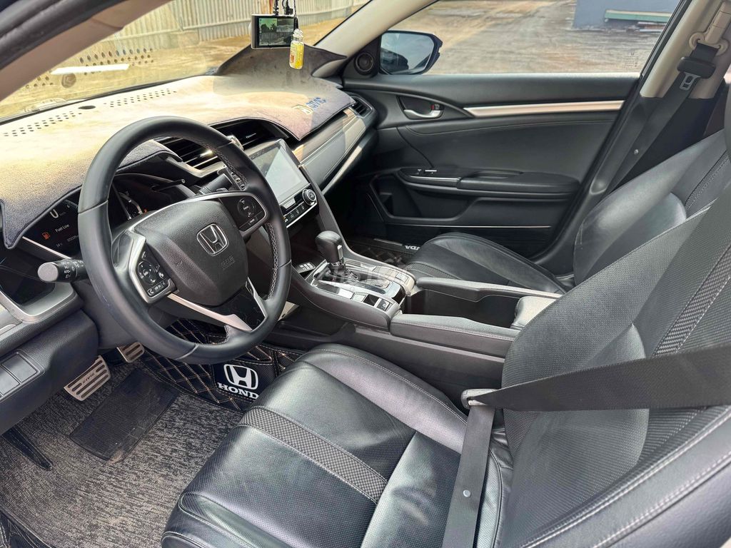 Honda Civic 2019 1.8G  - 72000 km xe cọp. Mua bán Ô tô tại Quận 12 Tp Hồ Chí Minh được đăng bởi chí hình 10