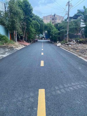 Bán đất khu dân cư Mười Mẫu, đường 12m vỉa hè rộng, DT 100m2, giá 11,8