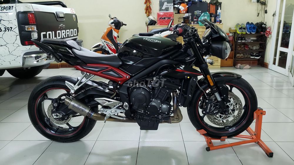 Giá Triumph Dòng khác đăng ký 2018 đã sử dụng giá 315 triệu. LH: 0909554005