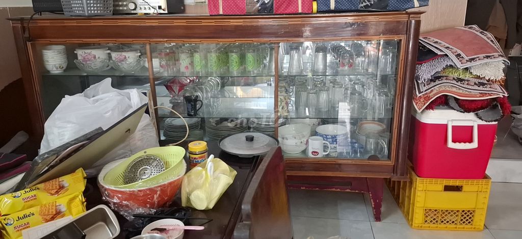 Tủ trưng bày Gỗ Nâu. Mua bán Tủ, kệ gia đình tại Thành phố Cà Mau Cà Mau được đăng bởi Lê thị yến bình hình 1