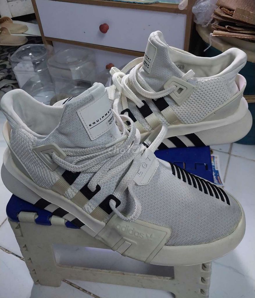 Giày thể thao Adidas EQT Trắng Unisex 44. Mua bán Giày dép tại Quận Bình Thạnh Tp Hồ Chí Minh được đăng bởi Min Hoàng hình 1