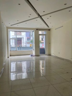 Аренда · 8 комн. · 100 м² · Quận 10, ул. Hẻm 285 Cách Mạng Tháng 8