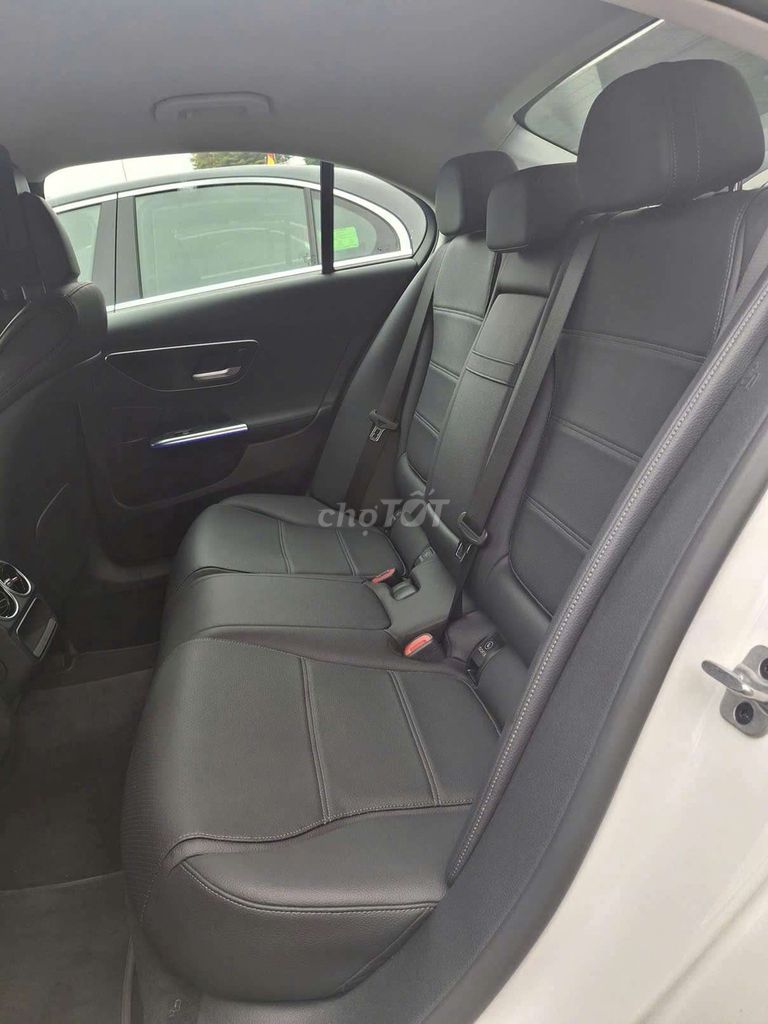 E cần bán Mercedes-Benz C200 sx 2023 5000km. Mua bán Ô tô tại Quận Tây Hồ Hà Nội được đăng bởi NGUYỄN TẢO hình 5