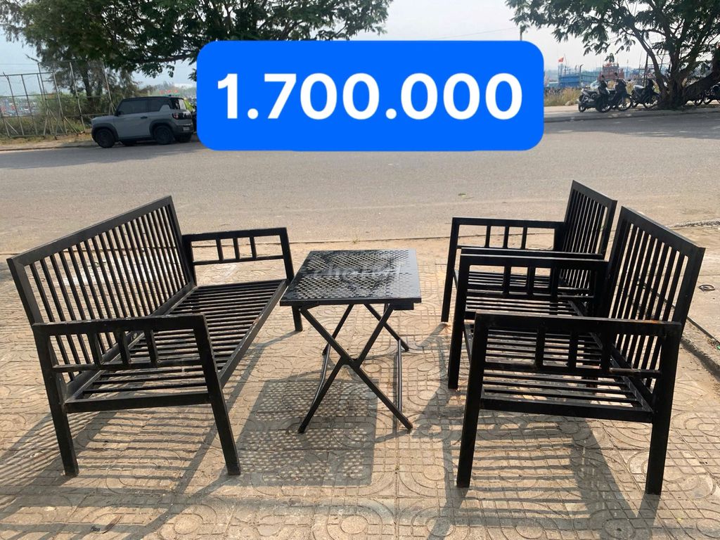 Bộ bàn ghế kim loại ngoài trời. Dịch vụ dọn dẹp nhà tại Quận Sơn Trà Đà Nẵng được đăng bởi THẾ GIỚI ĐỒ CŨ ĐÀ NẴNG hình 1
