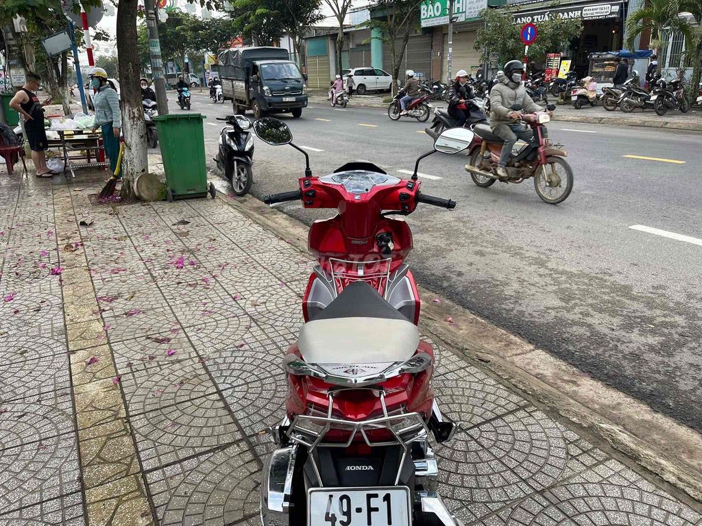 Honda Air Blade 125 Đỏ 16000 km. Mua bán Xe máy tại Huyện Đơn Dương Lâm Đồng được đăng bởi xe máy cũ Miền Nam Anh Duy hình 6