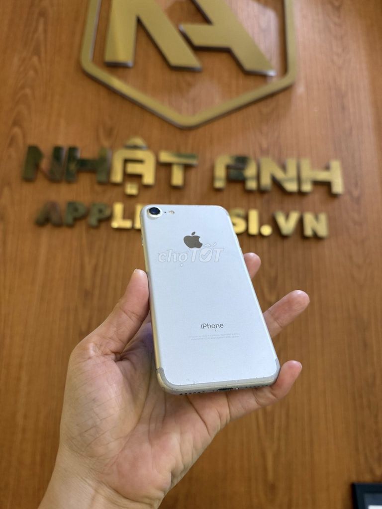 Apple iPhone 7 128G Bạc Đã sử dụng. Mua bán Điện thoại tại Quận Gò Vấp Tp Hồ Chí Minh được đăng bởi Nguyễn Thị Thu Hiền hình 1