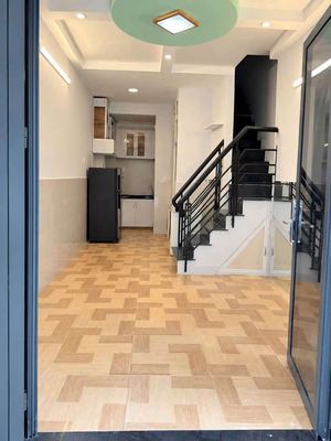 Nhà phố 28 m² · 2 PN · Đường Lê Văn Duyệt