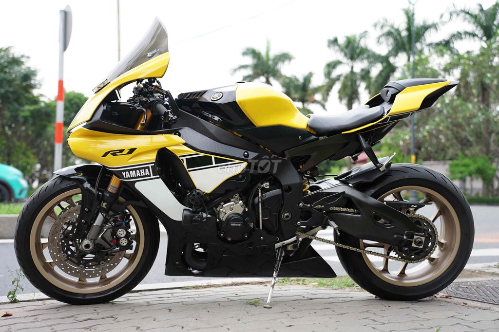 🗽❤️YAMAHA R1 BẢN KỈ NIỆM 60TH . SIU KENG COPT. Mua bán Xe máy tại Thành phố Thủ Đức Tp Hồ Chí Minh được đăng bởi Thi Moto Thủ Đức hình 7