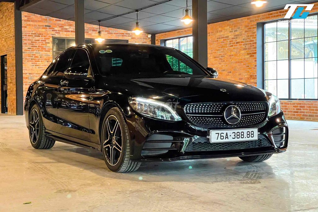 Mercedes C300 AMG đen nt đen sx2021 đi 38k km. Mua bán Ô tô tại Quận Gò Vấp Tp Hồ Chí Minh được đăng bởi Kính Đặng Ô Tô Lướt hình 2