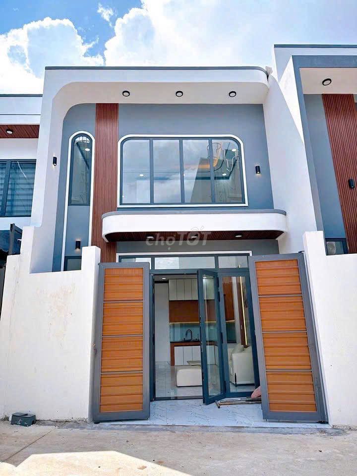 Kẹt tiền nên bán nhà gác lửng gần chợ Thạnh Phú. Giá 1ty450 sang tên