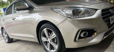 Hyundai Accent Vàng cát