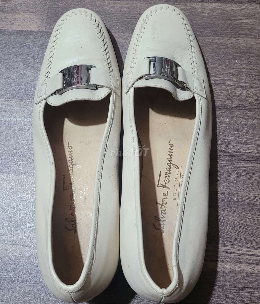 Giày bệt Valentino Da Trắng kem Size 39 Aut. Mua bán Giày dép tại Quận Bình Thạnh Tp Hồ Chí Minh được đăng bởi PTT 2Hand hình 1