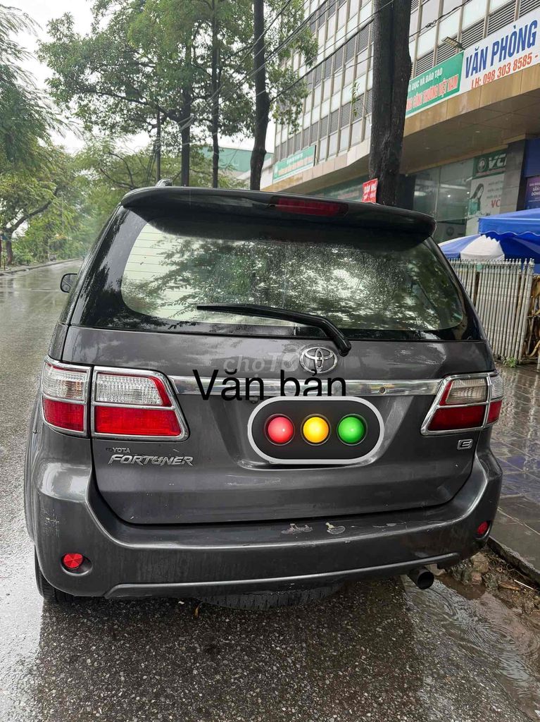 Toyota Fortuner 2009, МКПП, серый