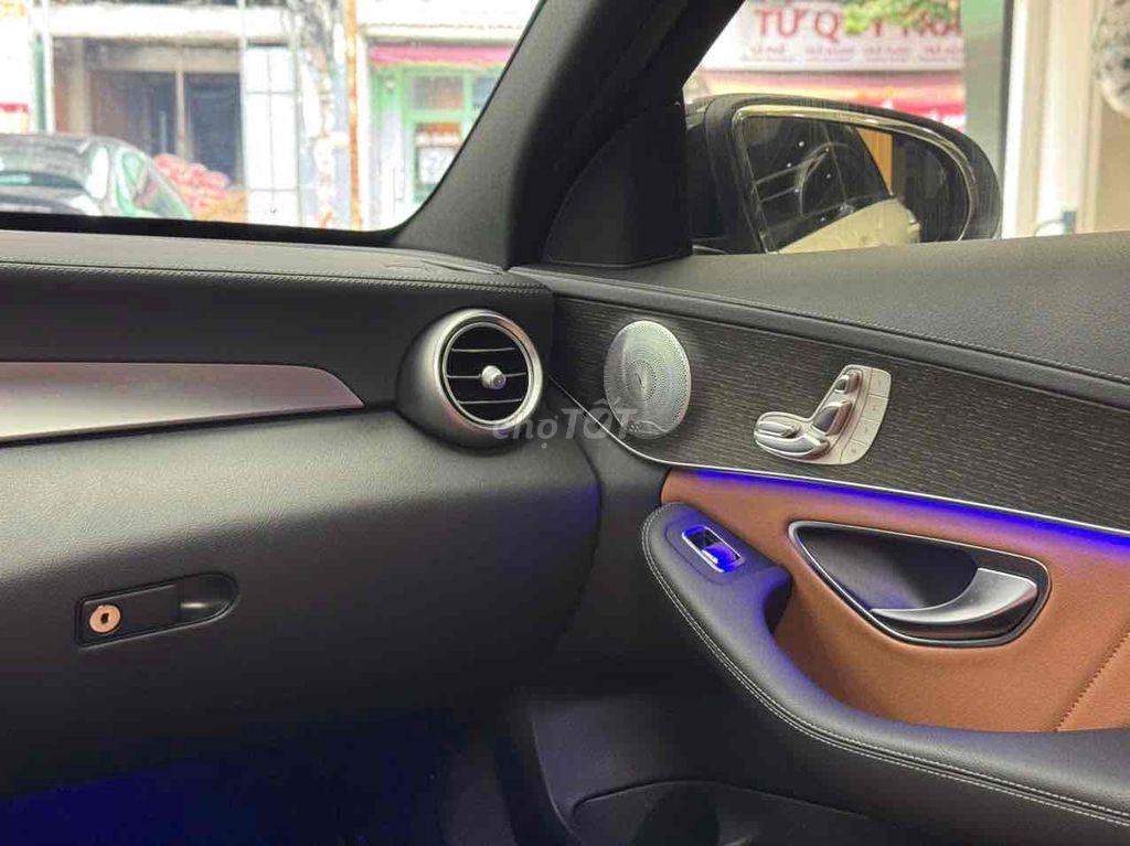 Mercedes Benz C Class 2019 C 300 AMG - 39000 km. Mua bán Ô tô tại Quận Tân Phú Tp Hồ Chí Minh được đăng bởi Xe Lướt Sài Gòn Miền Nam hình 15