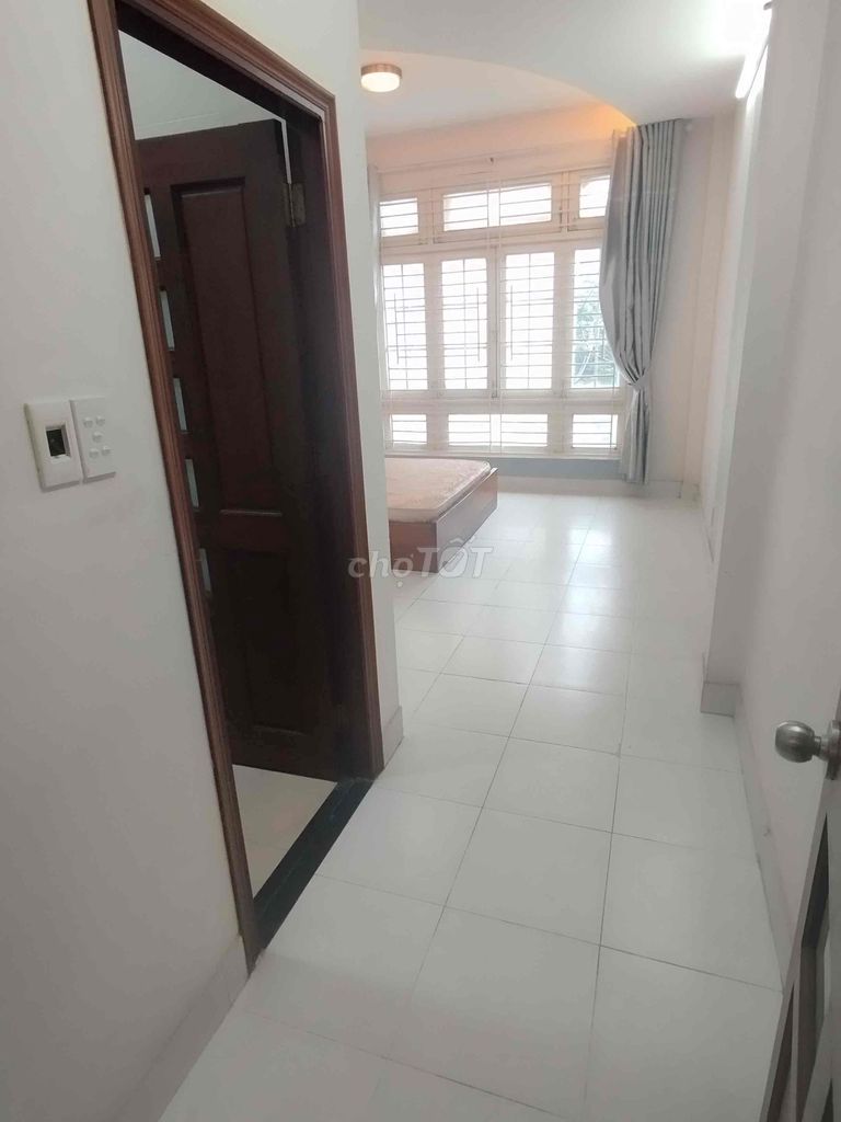 Кондиционированная комната 40м2, кухня отдельно. Бинь Хынг
