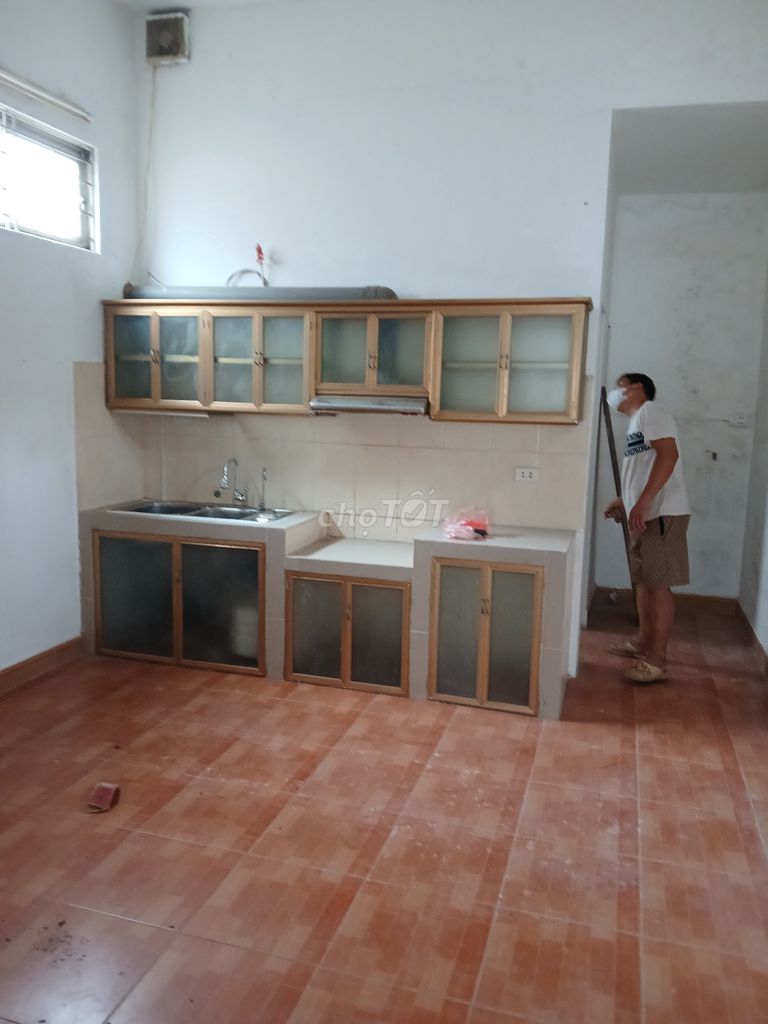 Аренда дома 60 м², 2 спальни, 1 сан., двор для авто