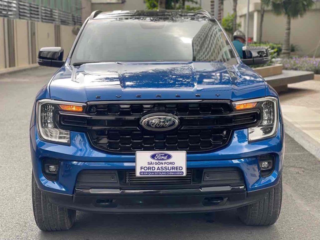 Hãng Ford bán Everest Sport 2022 đký 2023 siêu lướ