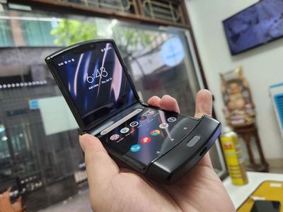 Motorola Razr 2019 USA | Hoài niệm gập đỉnh cao. Mua bán Điện thoại tại Quận Ba Đình Hà Nội được đăng bởi Zinmobile104daotan