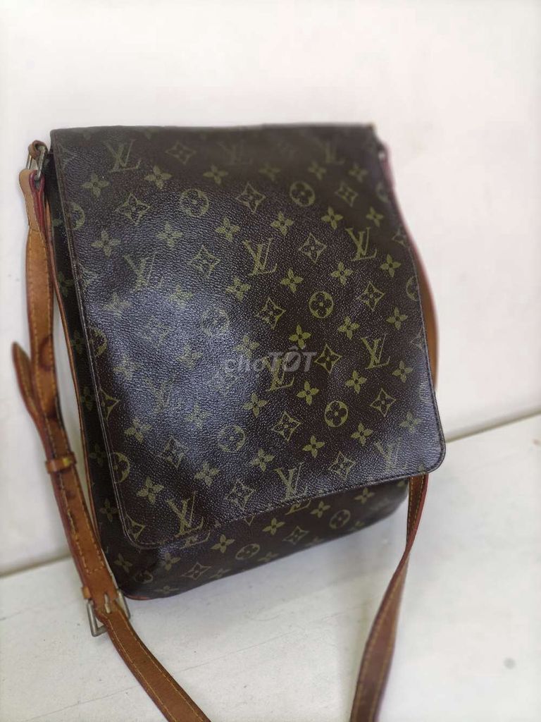 Túi chéo louis vuitton cũ cổ aut