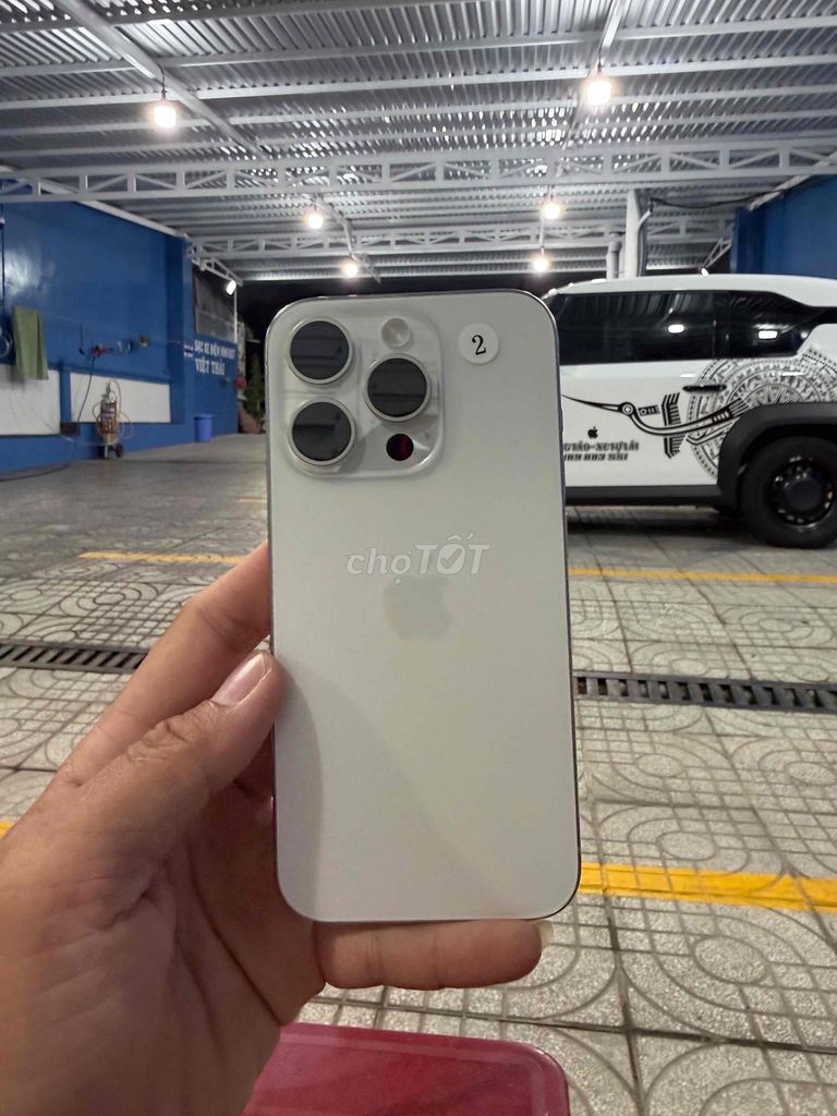Apple iPhone 15 Pro 256GB Bạc. Mua bán Điện thoại tại Thành phố Sóc Trăng Sóc Trăng được đăng bởi Táo cũ hình 1