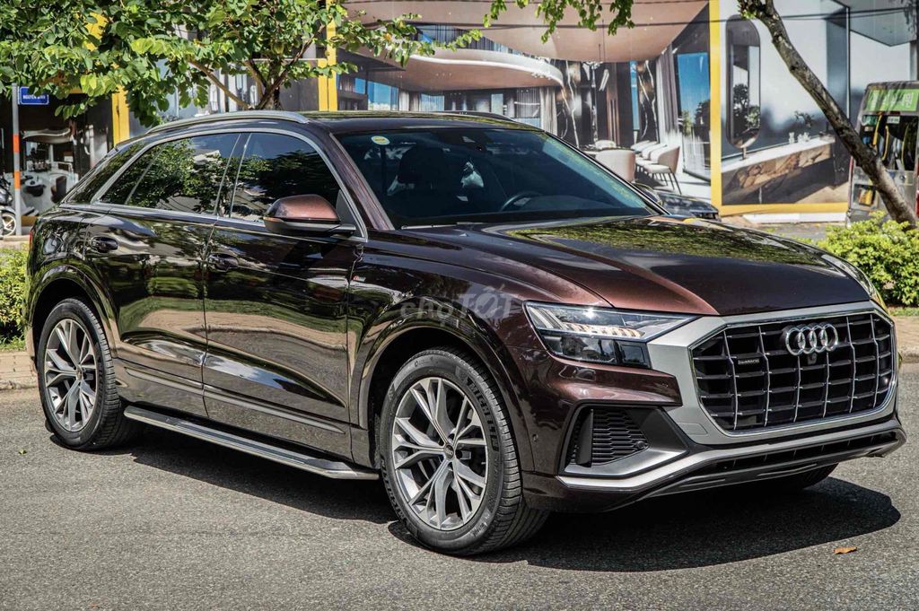 Audi Q8 S-line 2021 Коричневый/Черный 28 000 км
