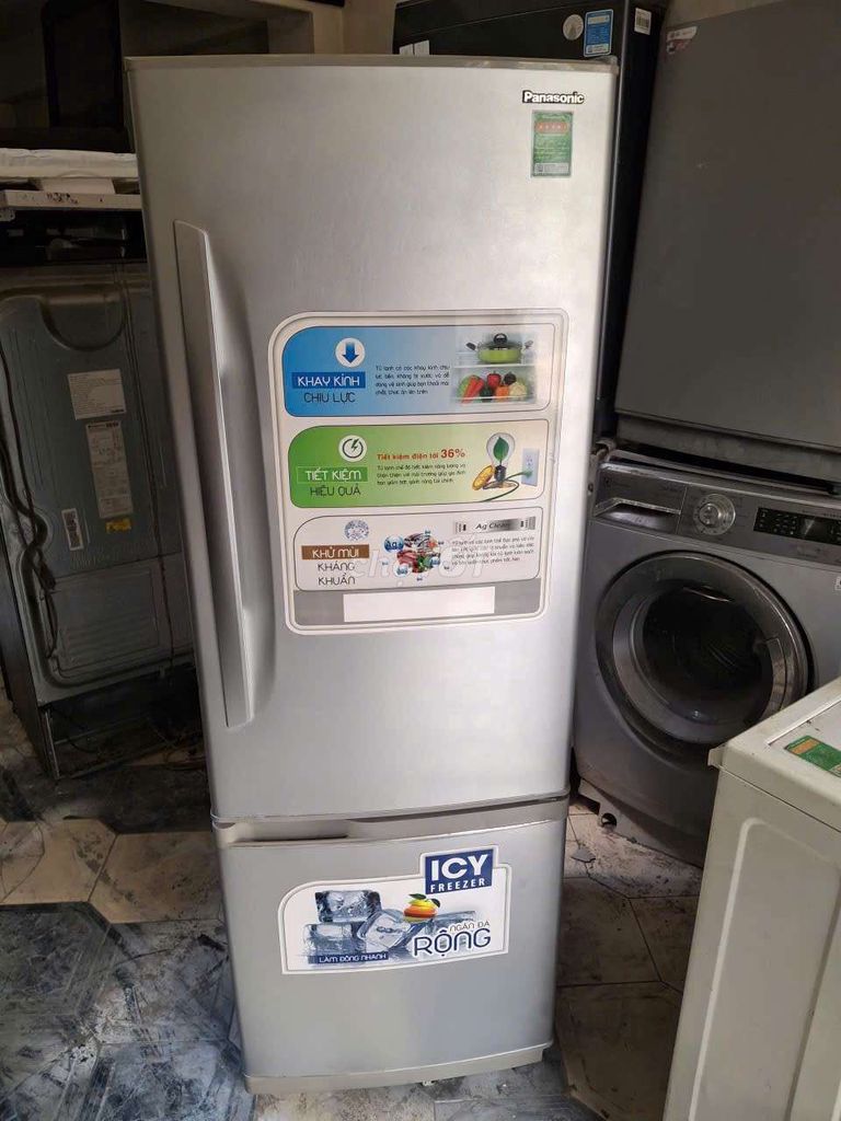 Tủ lạnh Panasonic NR-BT262 263 lít Bạc đã sử dụng. Mua bán Tủ lạnh tại Quận 7 Tp Hồ Chí Minh được đăng bởi Điện Lạnh Giá Tốt hình 1