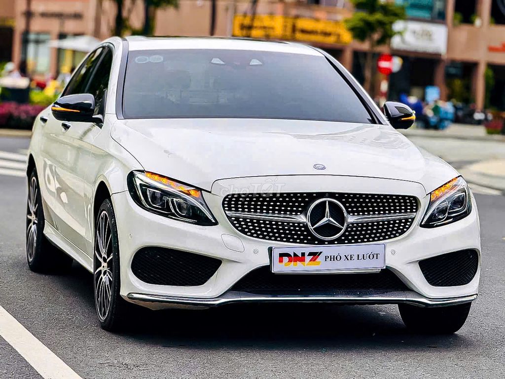 Mercedes Benz C300 AMG model 2018 Full option. Mua bán Ô tô tại Quận 7 Tp Hồ Chí Minh được đăng bởi JENNIE hình 2
