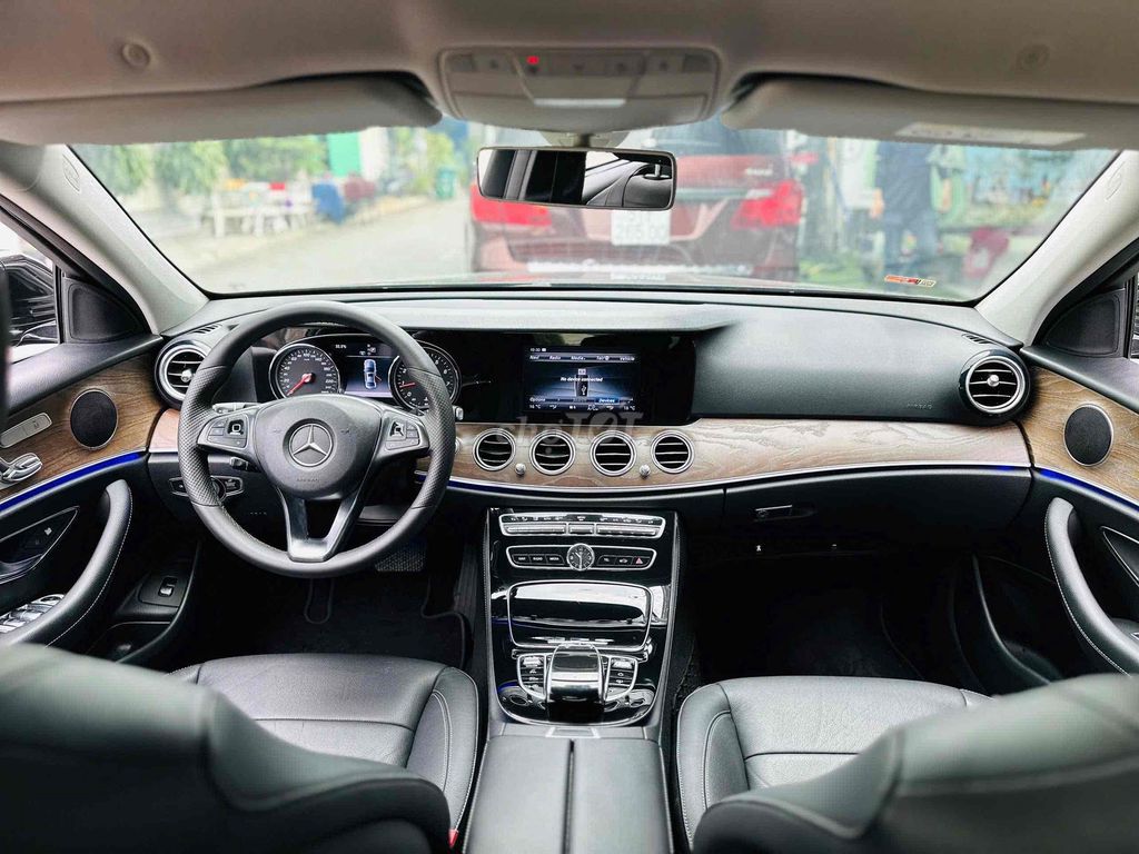 Mercedes Benz E200 Model 2017. Mua bán Ô tô tại Quận 8 Tp Hồ Chí Minh được đăng bởi Hồng Phúc hình 7