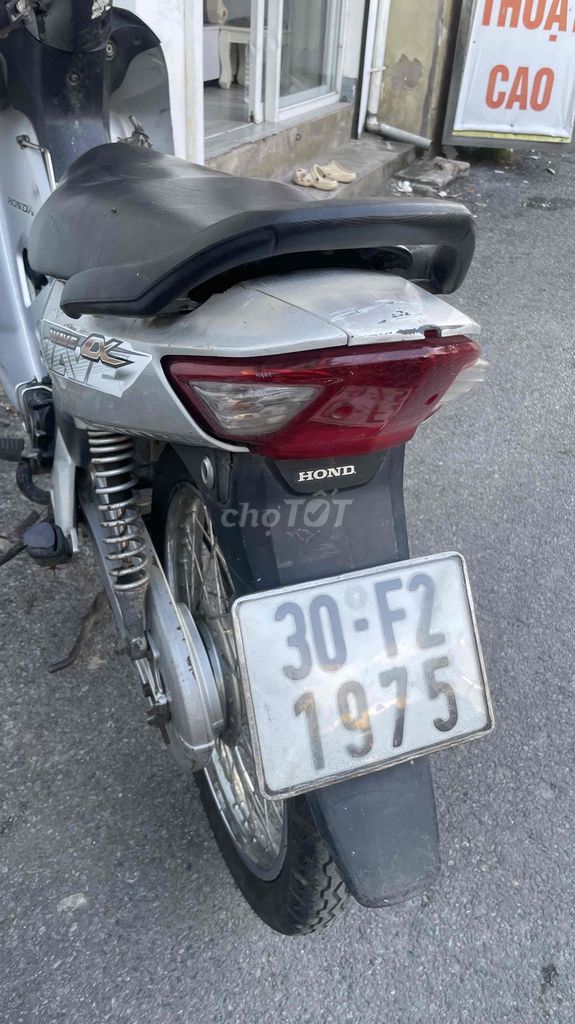 Honda Wave A100 серебристый, номер 30