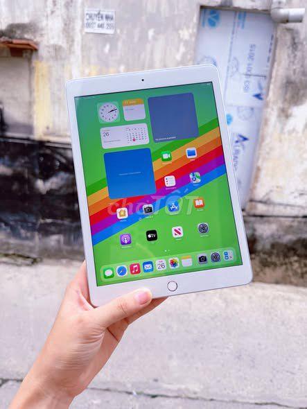 Apple iPad Gen 7 32GB Wifi Bạc. Mua bán Máy tính bảng tại Quận 1 Tp Hồ Chí Minh được đăng bởi Hội Đồ Điện Tử hình 1