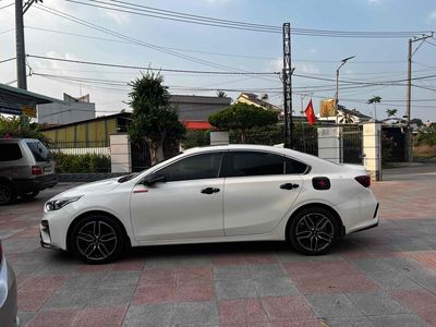 Kia Cerato Trắng 5 chỗ